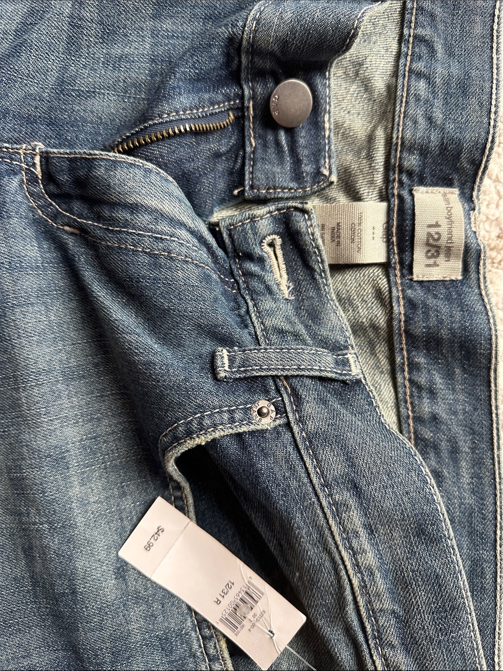 GAP Women's Light Blue Cropped Jeans